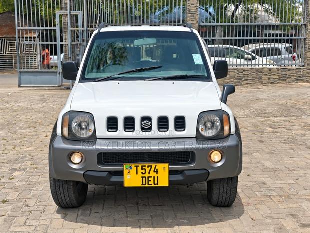Suzuki Jimny 2000 White