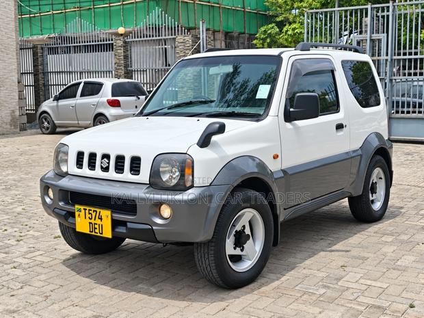 Suzuki Jimny 2000 White
