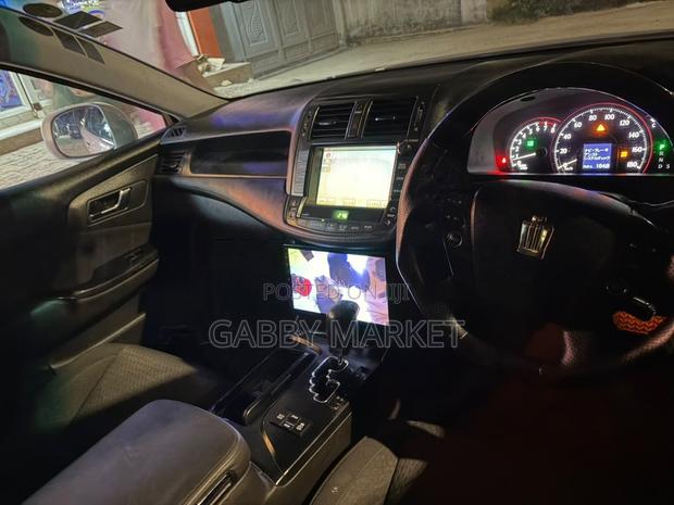 Toyota Crown 2009 White