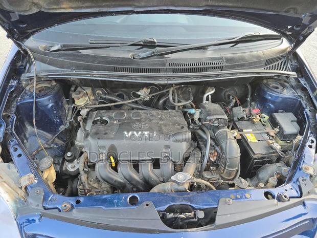 Toyota IST 2004 Blue