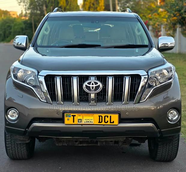 Toyota Land Cruiser Prado 2015 Gray