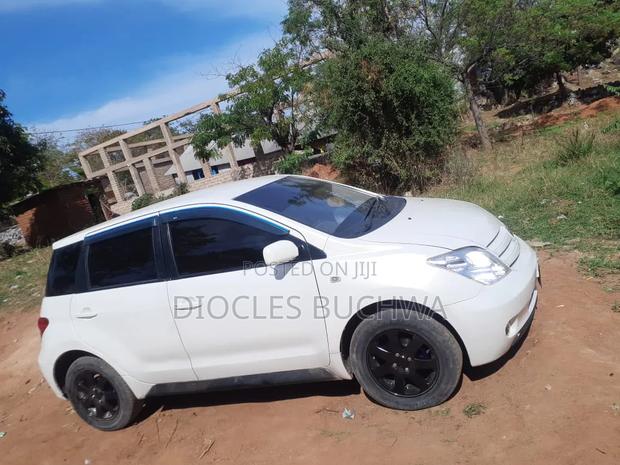 Toyota IST 2004 White