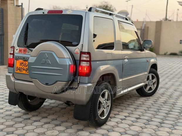 Mitsubishi Pajero 2005 Gray