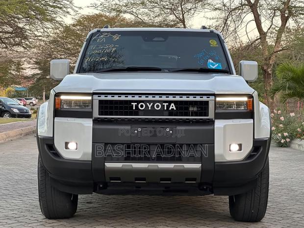 Toyota Land Cruiser Prado 2.7 2024 Pearl