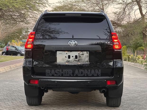 Toyota Land Cruiser Prado 2023 Matt Black