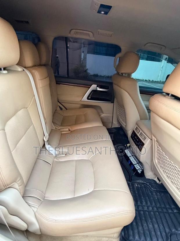 Toyota Land Cruiser 4.6 V8 ZX 2017 Black