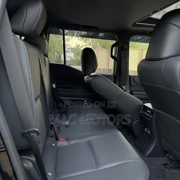 Toyota Land Cruiser Prado 2.7 2025 Black