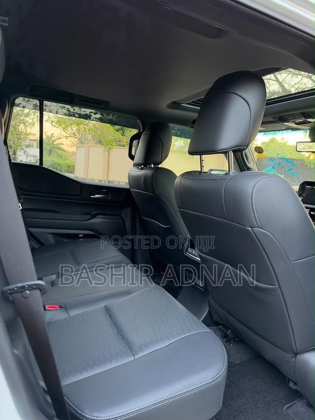 Toyota Land Cruiser LC250 2025 White