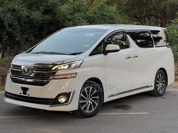 Toyota Vellfire 2017 White