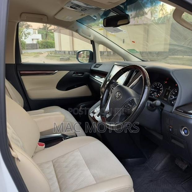 Toyota Vellfire 2017 White