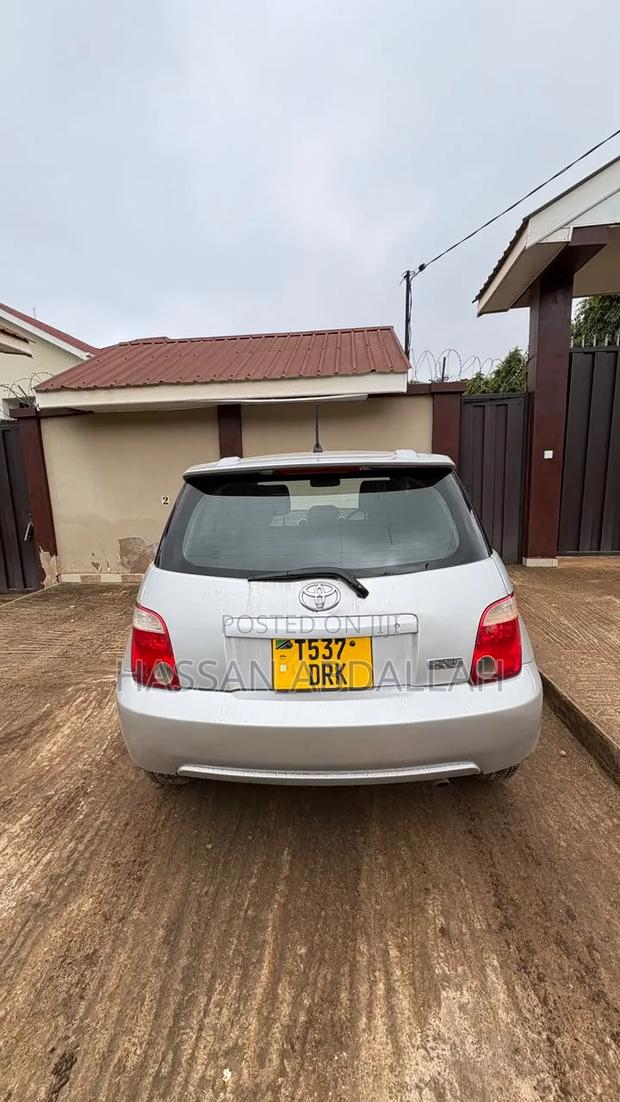 Toyota IST 2007 Silver