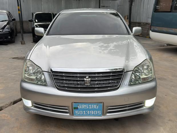 Toyota Crown 2004 Silver