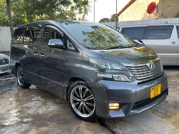 Toyota Vellfire 2009 Gray
