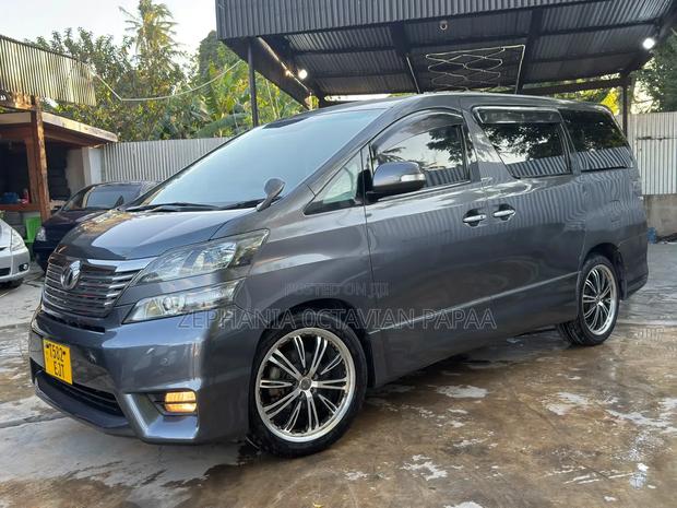 Toyota Vellfire 2009 Gray