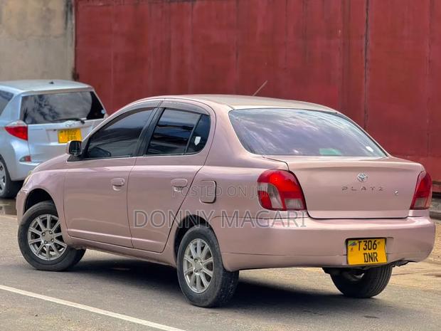 Toyota Platz 2004 Pink