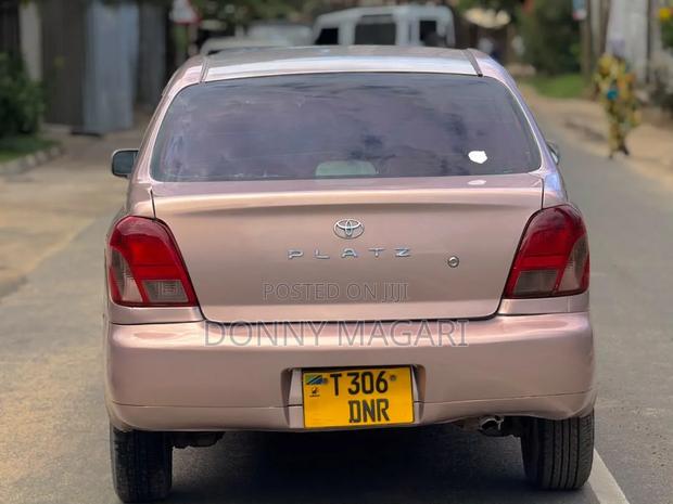 Toyota Platz 2004 Pink