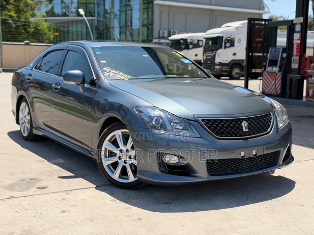 Toyota Crown 2009 Gray
