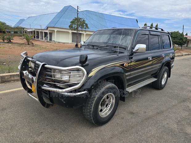 Toyota Land Cruiser 2000 Black