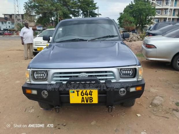 Toyota Hilux 1995 Gray