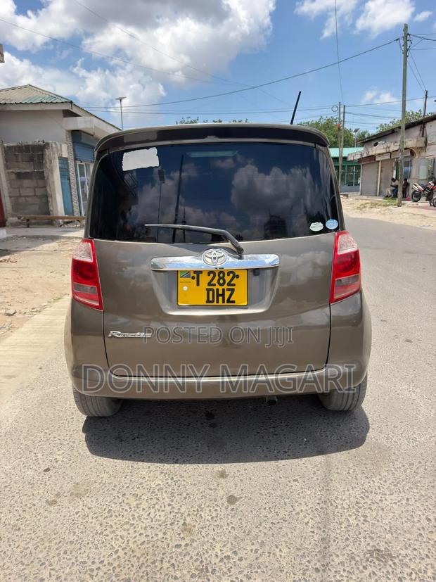 Toyota Ractis 1.5 AWD 2007 Gray