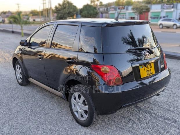 Toyota IST 2005 Black