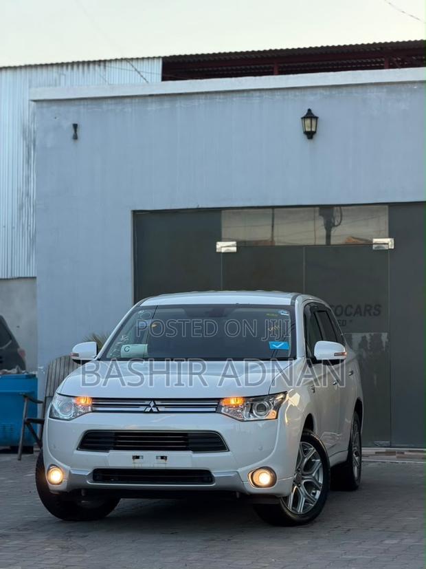 Mitsubishi Outlander 2.0 PHEV AWD 2015 White