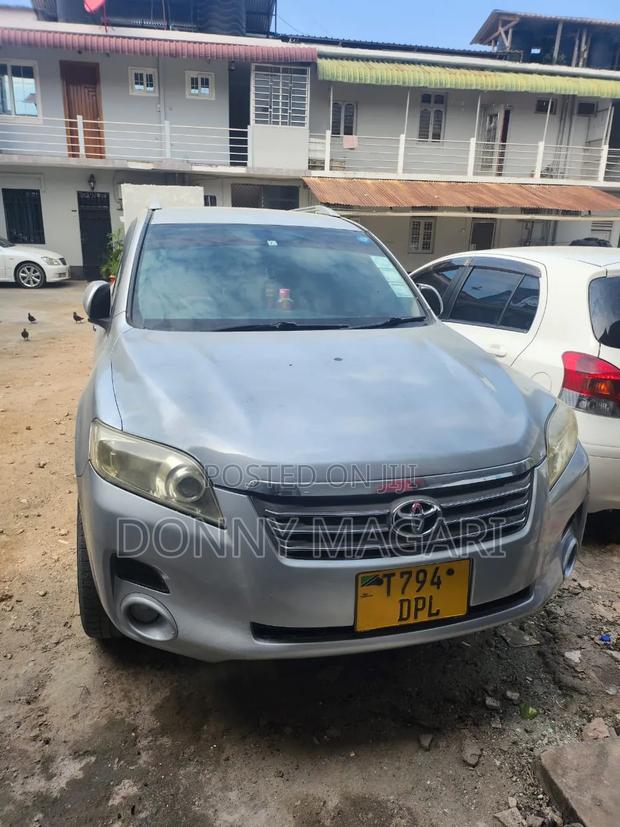 Toyota Vanguard 2008 Silver