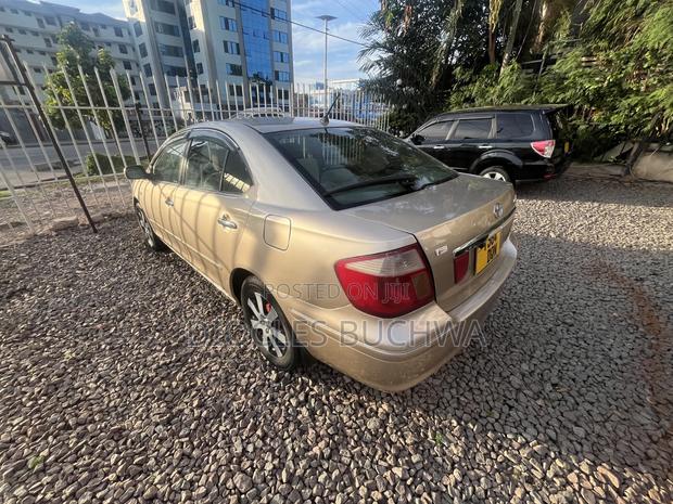 Toyota Premio 2005 Gold