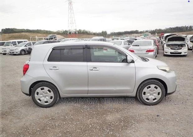 Toyota IST 2008 Silver