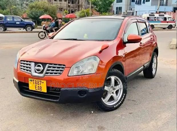 Nissan Dualis 2010 Orange