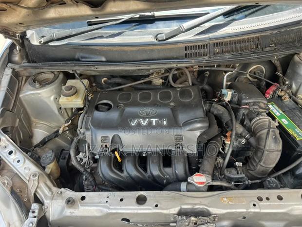 Toyota Raum 2003 Silver
