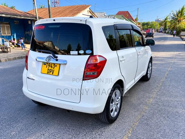 Toyota Ractis 2008 White