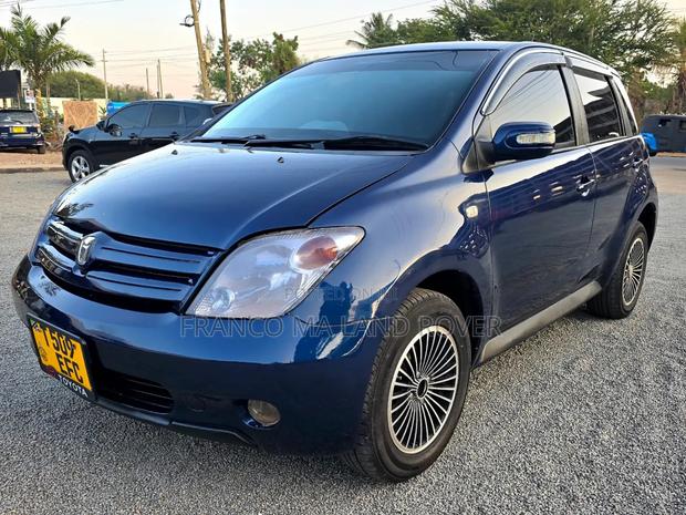 Toyota IST 2002 Blue