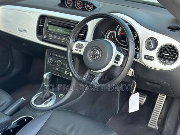 Volkswagen Beetle 1.8T Classic Hatchback 2017 Pearl