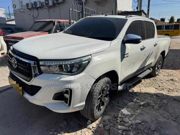 Toyota Hilux 2020 White