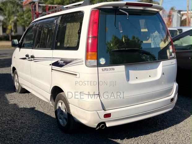 Toyota LiteAce Noah 1997 White