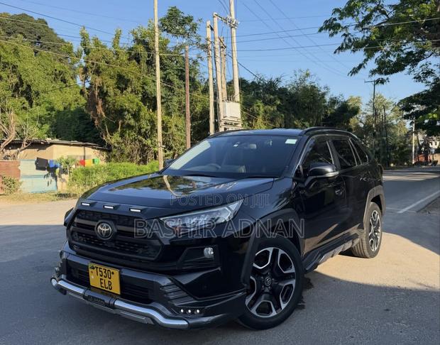 Toyota RAV4 Adventure 2022 Black