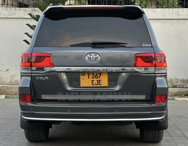 Toyota Land Cruiser 4.5 V8 TD 2019 Gray