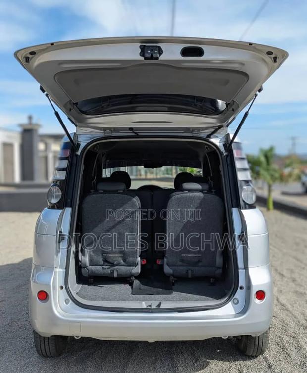 Toyota Sienta 2007 Silver