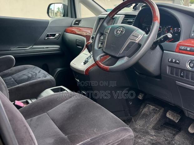 Toyota Alphard 2.4 Petrol FWD 2011 Black