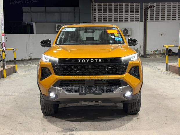 New Toyota Hilux 2026 Yellow
