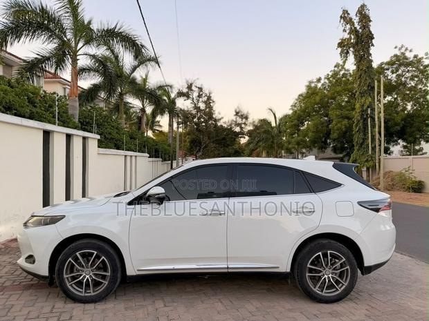 Toyota Harrier 2.0 4WD 2015 Pearl