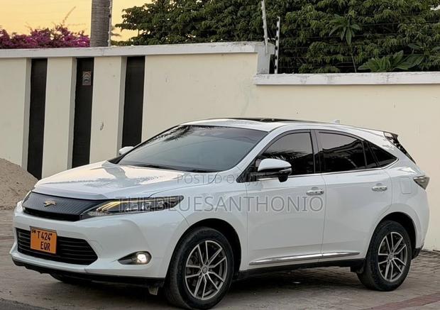 Toyota Harrier 2.0 4WD 2015 Pearl