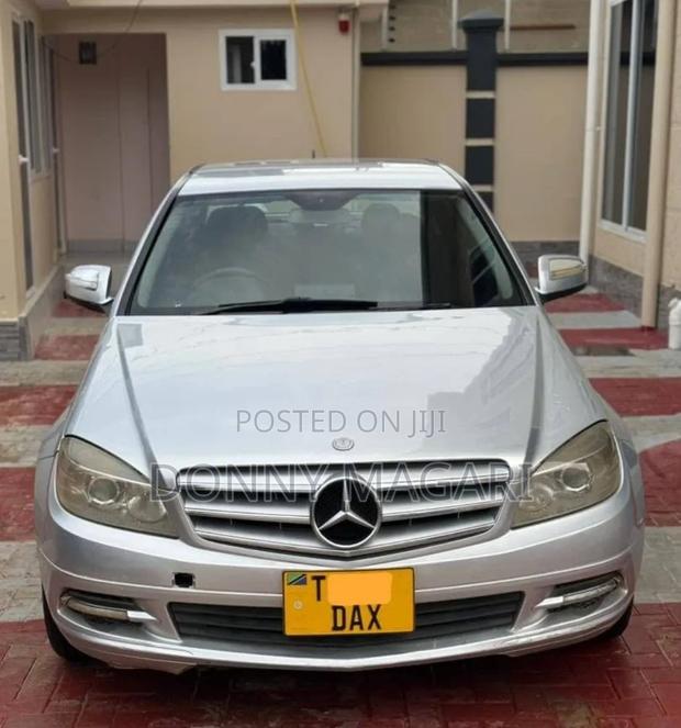 Mercedes-Benz C300 2015 Silver