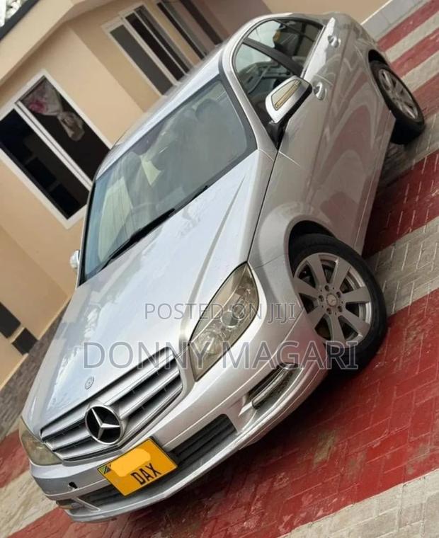 Mercedes-Benz C300 2015 Silver
