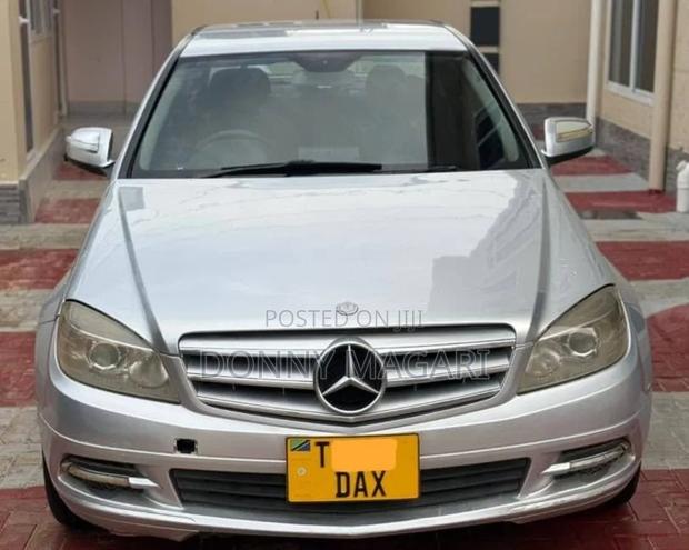 Mercedes-Benz C300 2015 Silver