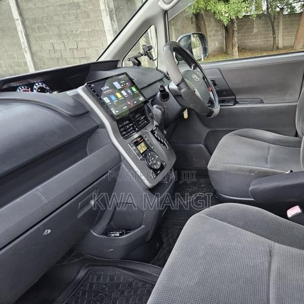 Toyota Noah 2008 Silver