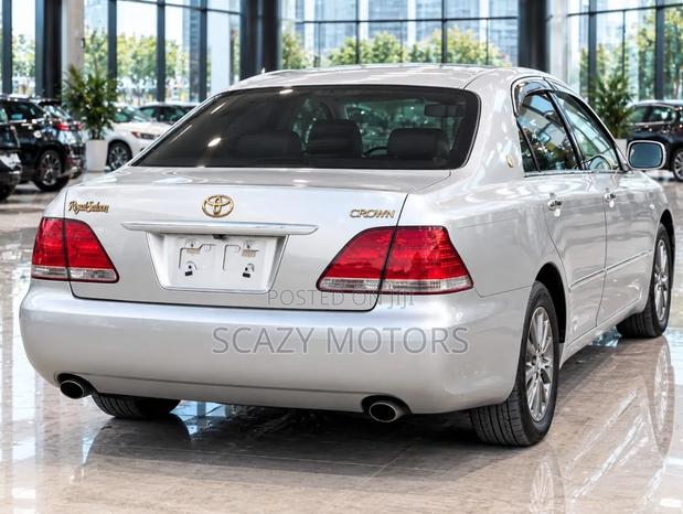 Toyota Crown 2004 Silver