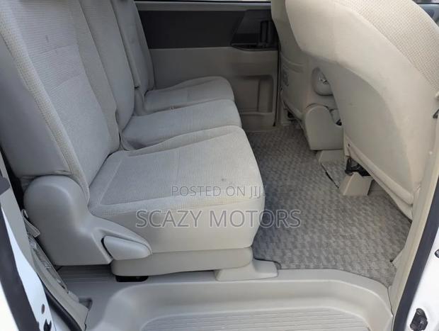 Toyota Noah 2007 White