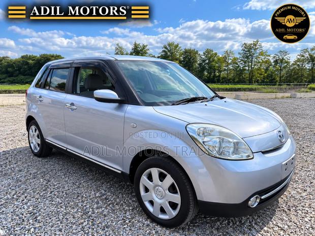 Mazda Verisa 2009 Silver